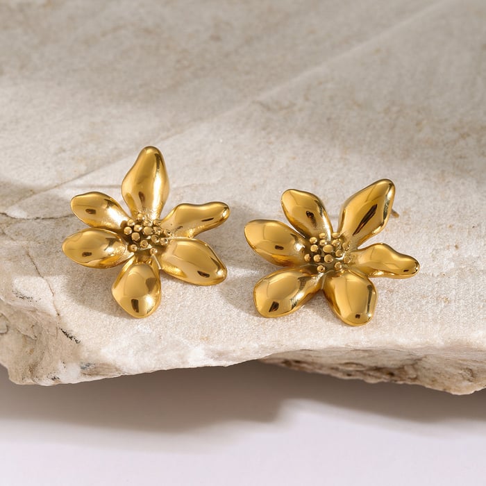 1 Pair Simple Series Retro Flower Stainless Steel  Gold Color Women's Stud Earrings 